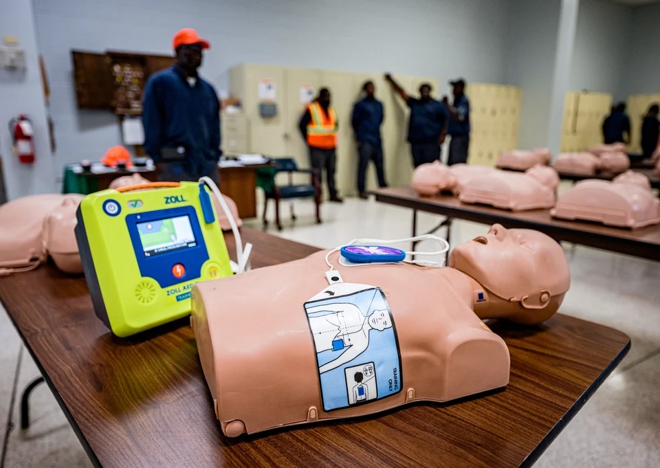 5 Types of Professionals Who Should Obtain CPR Certification